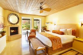 The base can be set in any direction, either under the bed or pointing outward from the bed. 30 Glorious Bedrooms With A Ceiling Fan Home Stratosphere