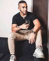 Manuel turizo ya supera los 50 mil likes y suma más de siete mil comentarios, donde la gente ¡no se emocionen fans de manuel turizo! Manuel Turizo Adn Con Un Vino Manuel Turizo Facebook