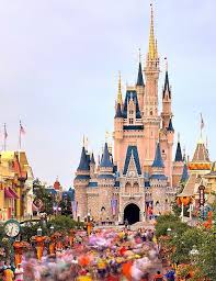 Meet & greet con belle en magic kingdom! Dream Travel Spots Main Street U S A Disney World Orlando Florida Disney World Disney Disney Pictures