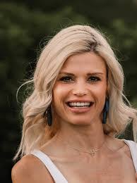 Erin Keough's Instagram, Twitter & Facebook