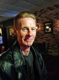 Ashley Kobs's Instagram, Twitter & Facebook