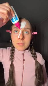 Anzeige Der neue „The Face Glue Make-up Gripping Primer“ von @NYX Cosmetics  DE ist kein echter Kleb