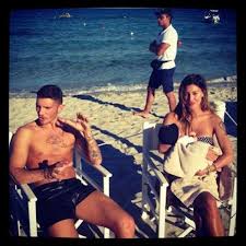 Belen rodriguez, infatti, è incinta: Belen Rodriguez Si Sposa Con L Abito Bianco