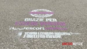 Arezzo città del sesso con escort. Scritte in strada per marketing, è  polemica