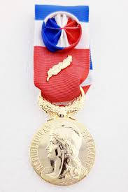 Check spelling or type a new query. Medaille Du Travail Or En Metal Dore Morange Candas