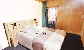 La fédération unie des auberges de jeunesse est le maillon français du réseau international des auberges de jeunesse (hostelling international). La Plus Grande Auberge De Jeunesse Des Alpes Ouvre Aux 2 Alpes Alti Mag