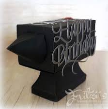 Fritzi S Kunterbuntes Chaos Amboss Als Gutscheinverpackung Kleine Geschenke Diy Gutscheine Verpackung