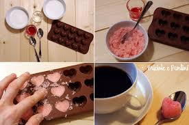 Idee bomboniere per eventi speciali, zollette di zucchero decorate a mano con pasta di zucchero. Come Fare Le Zollette Di Zucchero Al Microonde In 5 Minuti