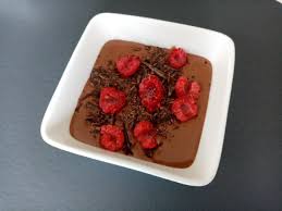 Mousse Lactee Stracciatella Framboise De Cyril Lignac Dans Tous En Cuisine Mes Meilleures Recettes Faciles En 2020 Meilleur Recette Mousse Au Chocolat Cyril Lignac Recette Facile