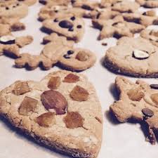2 Recettes De Biscuits De Noel Sains Et Gourmands A Faire Avec Les Enfants Cel A Table Recette Recette Biscuit Biscuit De Noel Dessert