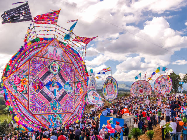 Guatemala's amazing Kite Festival: A lively way to honor the departed -  Viaventure