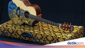 Lagu yang enak banget, buat di nyanyiin sambil main gitar atau piano.cover link : Chord Gitar Lagu Tuhan Jagakan Dia Oleh Motif Band