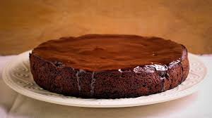 La torta al vino rosso, nota anche come torta ubriaca, è un dolce molto aromatico, goloso e profumato. Torta Al Vino Rosso E Cioccolato Hostaria Con Dolcezza