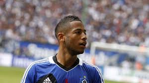 Dennis aogo hat die formulierung von jens lehmann als respektlos bezeichnet, die entschuldigung des ehemaligen nationaltorwarts aber akzeptiert. Fink Findet Ein Bauernopfer Sport A Z