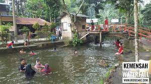 Air terjun kemensah, ulu klang, belakang zoo negara. Daus Redscarz Luangkan Masa Cuti Sekolah Di Kemensah Waterfall Ulu Kelang