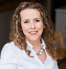 Wedding blog by respected wedding planner discussing design, planning,  advice and reviews.