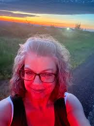 Me saying "but hey, things happen" after telling the most traumatic event  of my life