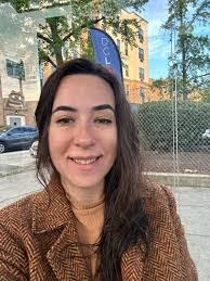 Denise Li's Instagram, Twitter & Facebook