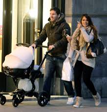 A blog devoted to find the clothes, accessories and shoes will you follow antonella's style if she's not barca wag anymore. Antonella Roccuzzo Cr7 Junior Leo