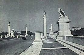 E particularmente quelli che conoscono roma, ogni anno tanti studenti in germania ci vanno in gita scolastica o con uno scambio, si avvicinano volentieri al romanzo. Ponte Flaminio Wikipedia