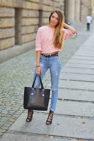 The jeans have distinct pockets with an angle of 33 degrees incorporated in the design so that hands can easily fit into the. 20 Fashionable Jeans Outfit Ideas For Spring Summer Styles Weekly