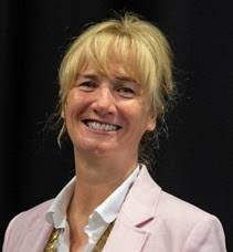 Gillian Tierney's Instagram, Twitter & Facebook