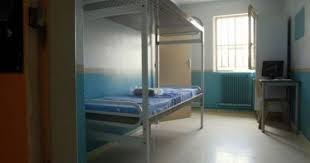 Villepinte Un Medecin Grievement Blesse Par Un Detenu Detenu Medecin