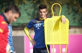 Ianis hagi is the son of gheorghe hagi (owner fc viitorul constanța). Ianis Hagi Dinilai Punya Kemampuan Olah Bola Yang Lebih Baik Daripada Messi Dan Ronaldo Okezone Bola