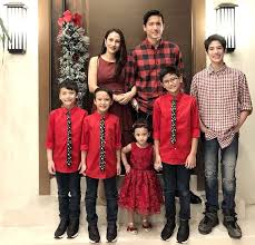 That's because of an option that preserves the aspect ratio of the photo. Joy To Gian S World Philstar Com