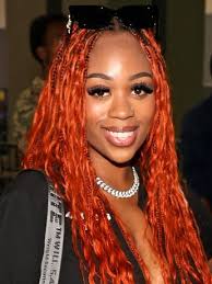 Dee Davis's Instagram, Twitter & Facebook