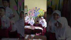 Lagu apuse adalah lagu daerah papua barat, penciptanya tidak diketahui. Garis Melodi Nya Apuse Youtube