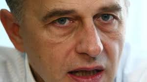 Cette validité est indiquée sur. Mircea Geoana Isi Disculpa Fiul Are Permis De Conducere Pentru Categoria B1 Mobile