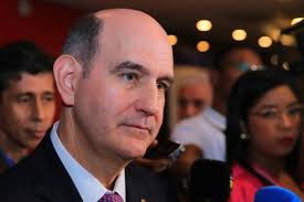 Aristides Ureña vuelve a Italia para analizar la historia de la pintura  panameña