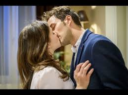 Er befürchtet, nils könnte ähnliche fehler wie adrian machen und beschließt, ihn mit rebecca zu verkuppeln. Clara Und Adrian Youtube