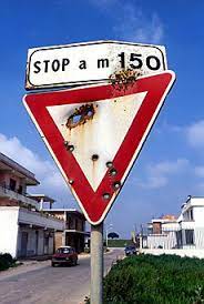 Casal di principe che sorgeva nelle vicinanze del fiume claino tra zone paludose fu infeudato dai longobardi ed i fratelli guglielmo, francesco, simone e giaquetto stendardi lo dominarono insieme. Saviano Lettera A Gomorra Tra Killer E Omerti Cronaca Repubblica It