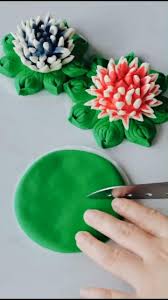 Pastry Art Flower Video Em 2020 Artesanato De Massas Enfeites De Biscuit Flores De Pasta De Acucar