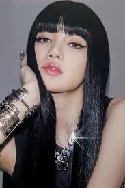 Lisa (BLACKPINK) tóc hồng thả dáng “cực nuột” trên đất Mỹ, chill cùng DJ  Snake tại Las Vegas