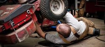 A lawnmower which is powered by a petrol motor may always store petrol in a safe container. Kkseleayucggwm