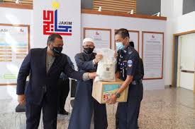 Susulan penemuan bahan itu bersama pelakon terbabit, kita perlu. Polis Bantuan Terima Sumbangan Yadim Yayasan Dakwah Islamiah Malaysia