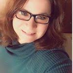 Lori Sansom's Instagram, Twitter & Facebook