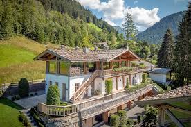 immobilien kitzbuhel tirol first kitzbuhel hauser penthouse wohnungen villen grundstucke bauernhauser landhauser c landhaus kaufen immobilien villen