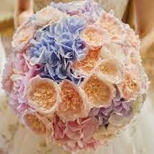 南明奈 結婚式でのブーケの花材や形 パステルカラーで柔らかに ブーケ ブーケ ナチュラル ロイヤルウエディング