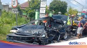 Check spelling or type a new query. Oleng Mobil Pengangkut Ciu Tabrakan Di Boyolali