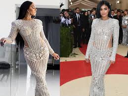 Kylie jenner brings back corset dressing with a whole new twist. Ashanti Wore The Same Dress Kylie Jenner Wore To The 2016 Met Gala