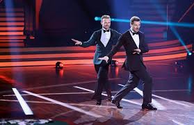 Die vorbereitungen auf die äußerst beliebte tanzshow laufen beim sender aktuell wieder auf hochtouren. Schwule Liebeserklarung Bei Let S Dance Bild Des Tages 20 03 2021 Queer De