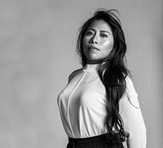 Yalitza aparicio poses on the street of her native mexico for the january cover of the hollywood reporter. Roma Desentranada Por Yalitza Aparicio Marina De Tavira Y Alfonso Cuaron
