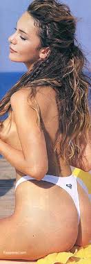 Hande Ataizi Nude Photo Collection - Fappenist