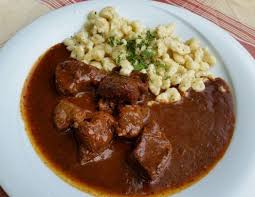 Herzhaftes Rindsgulasch Rezept Rezept Rindsgulasch Rezepte Gulasch