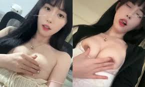 真实颜值母狗自慰自拍泄密(1)