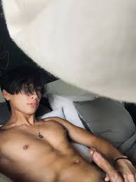 Asian guy likes jerking off - ThisVid.com